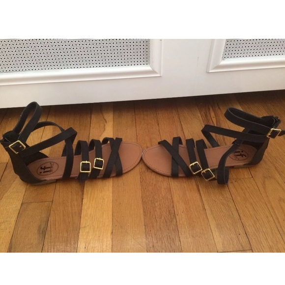 BLACK GLADIATOR SANDAL BY IF Carrini - Picture 3 of 5